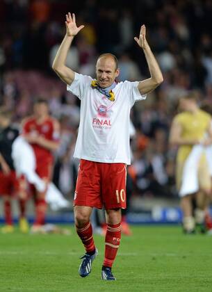FUSSBALL CHAMPIONS LEAGUE HALBFINALE RÜCKSPIEL 2012 2013 FC Barcelona - FC Bayern München 01.05.2013 Arjen Robben (FC Bayern München) jubelt nach dem Abpfiff 