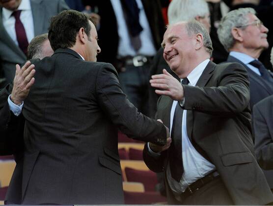 V.li. Präsident Sandro Rosell (Barcelona) begrüsst Bayern-Präsident Uli Hoeneß (FCB) . FC Barcelona - FC Bayern München . Barcelona, ESP, 01.05.2013 , Halbfinale, Fussball-Champions League 2012-2013 .