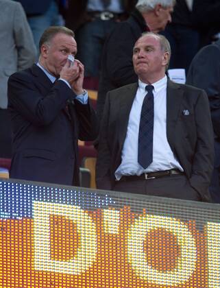 Vor dem Spiel auf der Tribüne: Vorstandsvorsitzender Karl-Heinz RUMMENIGGE und Präsident Uli HOENESS (vl beide BAY) Fussball international UEFA Championsleague Saison 2012 2013 - Halbfinale Rückspiel: FC Barcelona - FC Bayern München in Barcelona, Spanien am 01.05.2013,