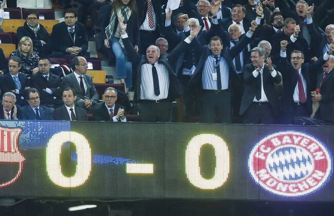 Karl-Heinz RUMMENIGGE (Vorstandsvorsitzender FCB AG), Präsident und Jubel 0-1 Robben Aufsichtsratsvorsitzender Uli HOENESS (FCB), Karl HOPFNER (FCB Geschaeftsfuehrer), Jan-Christian Dreesen , Finanzvorstand FC Barcelona Sandro Rosell, Praesident Barca FC BARCELONA - FC BAYERN MUENCHEN ( 0- 3) Fussball UEFA Champions League, Halbfinale Rueckspiel, Barcelona, 01.05.2013 CL Saison 2012 2013, FCB, BARCA