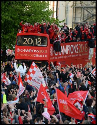 Sir Alex Ferguson joins Manchester United players in Albert Square, Manchester, As Manchester United celebrate winning their 20th league title winning the Premier League, Monday May 13, 2013. AndrewxParsonsx xi-Images AJP