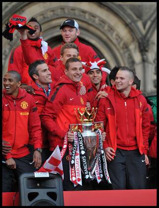 Manchester United Players greet fans in Albert Square, Manchester, As Manchester United celebrate winning their 20th league title winning the Premier League, Monday May 13, 2013. AndrewxParsonsx xi-Images AJP