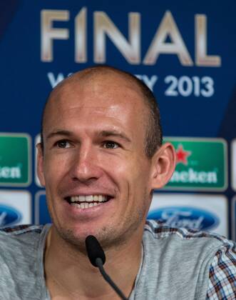 14.05.2013, Alianz Arena, Muenchen, GER, UEFA CL, FC Bayern Muenchen, Medientag, im Bild Arjen Robben Arjen Robben during the open media day of FC Bayern Munich in front of the UEFA Champions League Final 2013 held at the Alianz Arena, Munich, Germany on 2013 05 14 EP_Gro