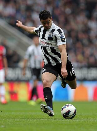 Football - English Premiership - Newcastle v Arsenal Hatem Ben Afra of Newcastle in action during the Newcastle v Arsenal, Barclay s Premier League football match at St James Park, Newcastle. Colorsport 19th May 2013