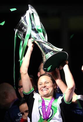 Martina Müller mit Pokal Pokalsieger Fußball Fussball UEFA Championsleague Finale Final 2013 Damen Frauen Saison 2012 13 23.05.2013 VfL Wolfsburg vs. Olympique Lyon