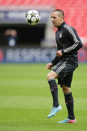 Franck RIBERY (FC Bayern München - 7) mit Ball, lacht EP_GST