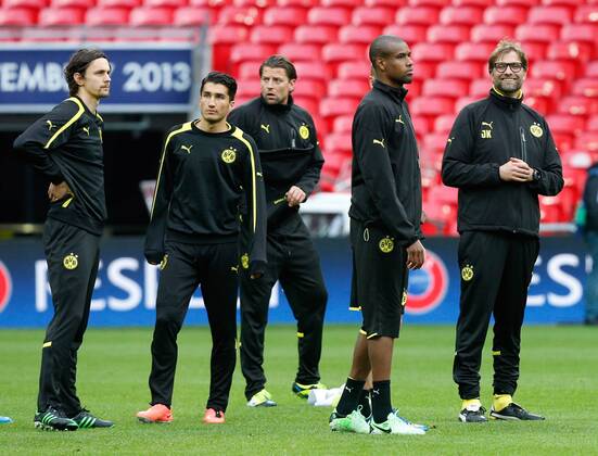 FUSSBALL - CL Finale, Dortmund vs Bayern, Vorberichte, Training LONDON,ENGLAND,24.MAI.13 - FUSSBALL - UEFA Champions League Finale, Borussia Dortmund vs FC Bayern München, Vorberichte, Abschlusstraining Dortmund. Bild zeigt Neven Subotic, Nuri Sahin, Roman Weidenfeller, Felipe Santana und Trainer Jürgen Klopp (Dortmund).