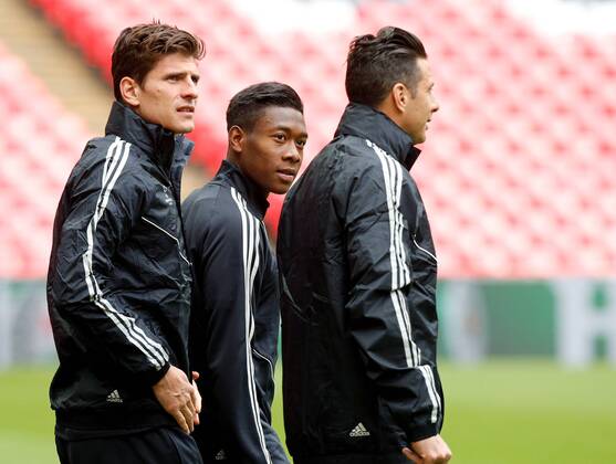 FUSSBALL - CL Finale, Dortmund vs Bayern, Vorberichte, Training LONDON,ENGLAND,24.MAI.13 - FUSSBALL - UEFA Champions League Finale, Borussia Dortmund vs FC Bayern München, Vorberichte, Abschlusstraining Bayern. Bild zeigt Mario Gomez, David Alaba und Claudio Pizarro (Bayern). 