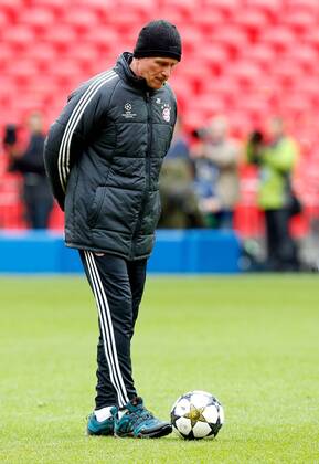 FUSSBALL - CL Finale, Dortmund vs Bayern, Vorberichte, Training LONDON,ENGLAND,24.MAI.13 - FUSSBALL - UEFA Champions League Finale, Borussia Dortmund vs FC Bayern München, Vorberichte, Abschlusstraining Bayern. Bild zeigt Trainer Jupp Heynckes (Bayern). 