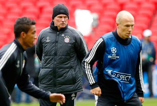 FUSSBALL - CL Finale, Dortmund vs Bayern, Vorberichte, Training LONDON,ENGLAND,24.MAI.13 - FUSSBALL - UEFA Champions League Finale, Borussia Dortmund vs FC Bayern München, Vorberichte, Abschlusstraining Bayern. Bild zeigt Trainer Jupp Heynckes (Bayern). 