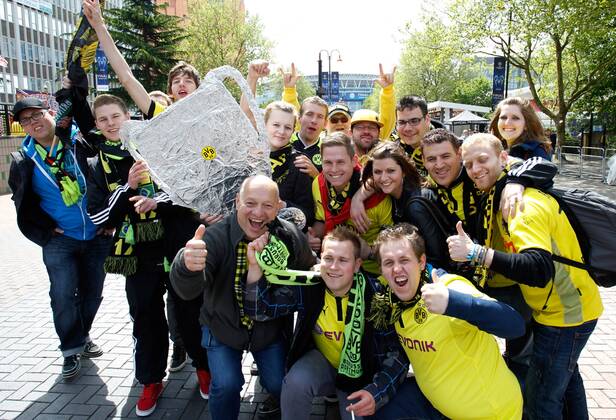 FUSSBALL - CL Finale, LONDON,ENGLAND,25.MAI.13 - FUSSBALL - UEFA Champions League Finale, Borussia Dortmund (BVB). Bild zeigt Fans von Dortmund. 