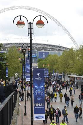 LONDON, 25.05.2013, Aussenansicht des Wembley Stadion beim UEFA Champions League Finale 2013 Borussia Dortmund (BVB) gegen FC Bayern München im Wembley Stadion in London, 25.05.2013.
