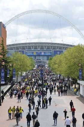 LONDON, 25.05.2013, Aussenansicht des Wembley Stadion beim UEFA Champions League Finale 2013 Borussia Dortmund (BVB) gegen FC Bayern München im Wembley Stadion in London, 25.05.2013.