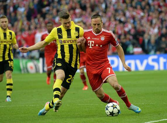25.05.2013, xjhx, UEFA Champions League Finale, Borussia Dortmund - FC Bayern München, v.l. Mustafa Amini (Borussia Dortmund), Franck Ribery (FC Bayern München)