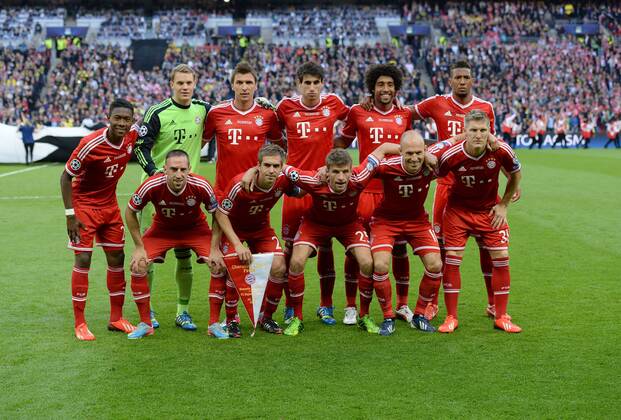 FUSSBALL CHAMPIONS LEAGUE SAISON 2012 2013 FINALE FC Bayern Muenchen 25.05.2013 Teamfoto FC Bayern Muenchen, hintere Reihe von links: David Alaba, Manuel Neuer, Mario Mandzukic, Javi Martinez, Dante und Jerome Boateng. Vordere Reihe, von links: Franck Ribery, Philipp Lahm, Thomas Mueller, Arjen Robben und Bastian Schweinsteiger 
