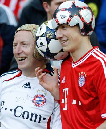 LONDON,ENGLAND,25.MAI.13 - FUSSBALL - UEFA Champions League Finale, FC Bayern Muenchen. Bild zeigt Fans. 