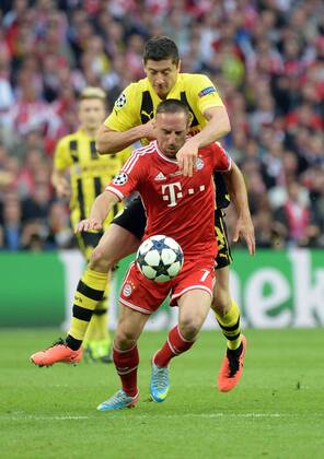 25.05.2013, xjhx, UEFA Champions League Finale, Borussia Dortmund - FC Bayern München, v.l. Franck Ribery (FC Bayern München), Robert Lewandowski (Borussia Dortmund)