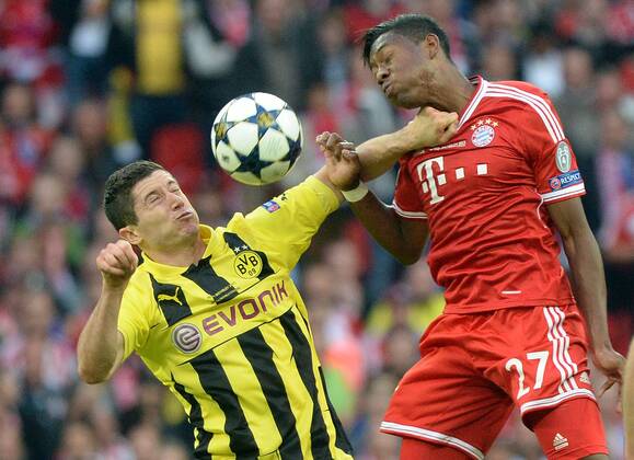 25.05.2013, xjhx, UEFA Champions League Finale, Borussia Dortmund - FC Bayern München, v.l. Robert Lewandowski (Borussia Dortmund), David Alaba (FC Bayern München)