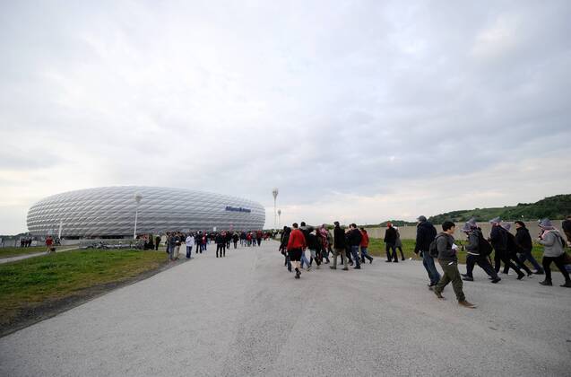 FUSSBALL CHAMPIONS LEAGUE SAISON 2012 2013 FINALE FC Bayern Muenchen 25.05.2013 Fans pilgern zum Public Viewing in der Allianz Arena in Muenchen 