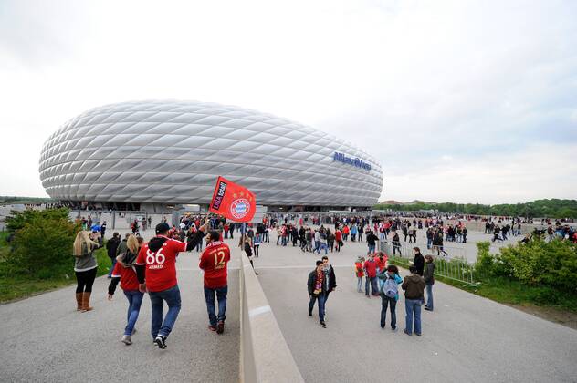 FUSSBALL CHAMPIONS LEAGUE SAISON 2012 2013 FINALE - FC Bayern Muenchen 25.05.2013 Fans pilgern zum Public Viewing in der Allianz Arena in Muenchen 