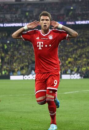 Mario Mandzukic Freude Emotion jubelnd Jubel nach 1:0 Fußball Fussball UEFA Championsleague Finale Final 2013 Herren Männer Saison 2012 13 25.05.2013 BVB Borussia Dortmund vs. FC Bayern München