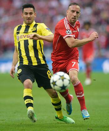 FUSSBALL CHAMPIONS LEAGUE SAISON 2012 2013 FINALE Borussia Dortmund - FC Bayern München 25.05.2013 Ilkay Gündogan (li, Borussia Dortmund) gegen Franck Ribery (re, FC Bayern München)  FUL2250513003