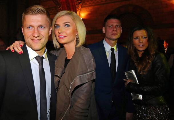 KUBA (Jakub (Kuba) Blaszczykowski) , Nr. 16 BVB, Agata, Freundin , Lukasz PISZCZEK Nr. 26 BVB mit Ewa, Ehefrau bei der BVB Party im Natural History Museum (Naturhistorisches Museum) - BORUSSIA DORTMUND ( 2- 1) Fussball UEFA Champions League, Finale London am 25.05.2013 CL Saison 2012 2013, BVB
