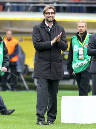 Sonntag, 26.05.2013, Saison 2012 2013, Empfang der Mannschaft von Borussia Dortmund nach dem verlorenem Endspiel der Champions League gegen den FC Bayern München im Dortmunder Signal Iduna Park, Trainer Jürgen Klopp (BVB) klatscht in Richtung Osttribüne