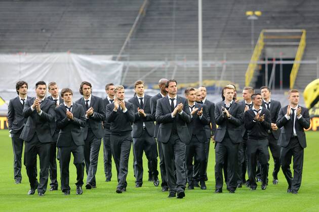 Die Fussballer von Borussia Dortmund werden von den Fans im Signal Iduna Park in Dortmund empfangen. Der BVB hatte am Vortag das Finale der Champions League mit 1:2 gegen Bayern München verloren. Empfang von Borussia Dortmund