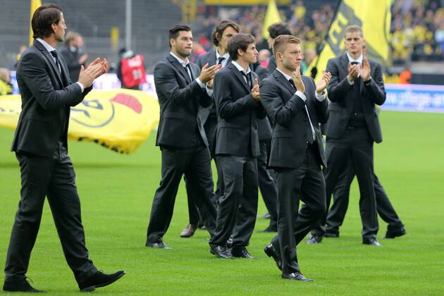 Die Fussballer von Borussia Dortmund werden von den Fans im Signal Iduna Park in Dortmund empfangen. Der BVB hatte am Vortag das Finale der Champions League mit 1:2 gegen Bayern München verloren. Empfang von Borussia Dortmund