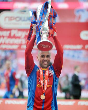 Football : Championship play-off final Crystal Palace Wembley Kevin Phillips - Palace (Scorer of the only goal, celebrates with the trophy
