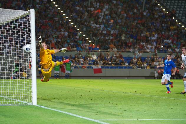 (L-R) goalkeeper Jack Butland of England U21, Alessandro Florenzi of Italy U21, Jack Robinson of England U21 during the UEFA EURO U21 match between England and Italy on June 5, 2013 at the Bloomfield stadium at Tel Aviv, Israel. England v Italy UEFA 2013 U21 2012 2013 xVIxxIVx 1594557