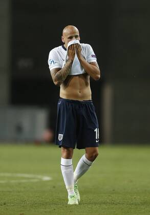 England s Jonjo Shelvey looks on dejected - England U21 vs Norway U21 - UEFA U21 Championship 2013 - Ha Moshava Stadium - Petah Tikva - Israel - 08 06 2013 - Pic David Klein Sportimage EDITORIAL USE ONLY. No use with unauthorised audio, video, data, fixture lists, club league logos or live services. Online in-match use limited to 120 images, no video emulation. No use in betting, games or single club league player publications.