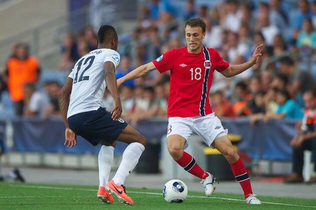 (L-R) Nathaniel Chalobah of England U21, Magnus Eikrem of Norway U21 during the UEFA U21 Championship match between England U21 and Norway U21 on June 8, 2013 at the Ha Moshava stadium in Petah Tikva, Israel England U21 v Norway U21 UEFA EURO U21 2012 2013 xVIxxIVx 1600026