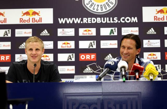 FUSSBALL - CL Quali, RBS vs Fenerbahce, Vorberichte, PK SALZBURG,AUSTRIA,30.JUL.13 - FUSSBALL - UEFA Champions League, Qualifikation, Red Bull Salzburg vs Fenerbahce Istanbul, Vorberichte, Pressekonferenz RBS. Bild zeigt Martin Hinteregger und Trainer Roger Schmidt (RBS). 