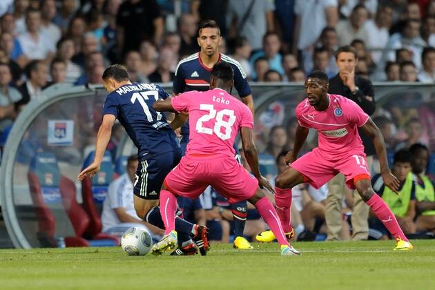 Steed Malbranque (lyon) vs Nzuz Toko (grasshopper) - Olympique Lyon vs FC Grasshopper Zürich - Champions League Quali - 30 07 2013 xFredericChambertx 