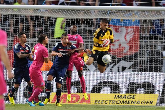 Anthony Lopes (lyon) vs Anatole Ngamucol (grasshopper) - Olympique Lyon vs FC Grasshopper Zürich - Champions League Quali - 30 07 2013 xFredericChambertx 