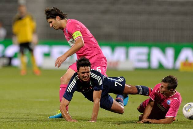 Clement Grenier (lyon) vs Veroljub Salatic (grasshopper) - Olympique Lyon vs FC Grasshopper Zürich - Champions League Quali - 30 07 2013 xFredericChambertx 