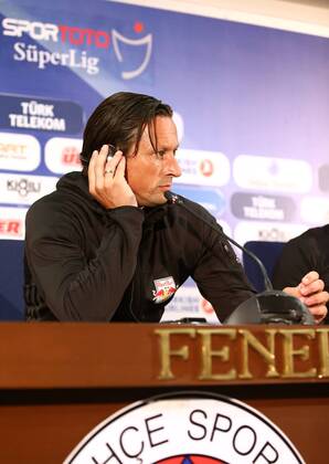FUSSBALL - CL Quali, Fenerbahce vs RBS, Vorberichte, PK ISTANBUL,TUERKEI,05.AUG.13 - FUSSBALL - UEFA Champions League, Qualifikation, Fenerbahce Istanbul vs Red Bull Salzburg, Vorberichte, Pressekonferenz RBS. Bild zeigt Trainer Roger Schmidt (RBS). 