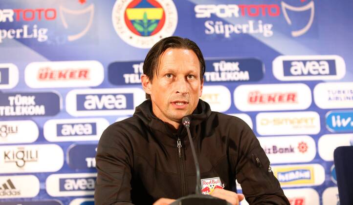 FUSSBALL - CL Quali, Fenerbahce vs RBS, Vorberichte, PK ISTANBUL,TUERKEI,05.AUG.13 - FUSSBALL - UEFA Champions League, Qualifikation, Fenerbahce Istanbul vs Red Bull Salzburg, Vorberichte, Pressekonferenz RBS. Bild zeigt Trainer Roger Schmidt (RBS). 