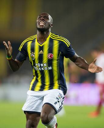 06.08.2013, Sukru Saracoglu Stadion, Istanbul, TUR, UEFA CL Qualifikation, Fenerbahce Istanbul vs FC Red Bull Salzburg, Rückspiel, im Bild Jubel von Moussa Sow (Fenerbahce, 7) nach seinem 2:1 during the UEFA Champions League Qualification 2nd Leg Match between Fenerbahce Istanbul and FC Red Bull Salzburg at the Sukru Saracoglu Stadium, Turkey on 2013 08 06. EP_gro