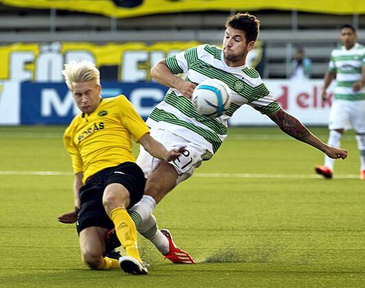Sweden Boras 2013 08 07 UEFA Champions League IF Elfsborg Bogard vs Celtic FC Glasgow: Johan Larsson(Elfsborg)Charilie Mulgrew(Celtic) KP0300 