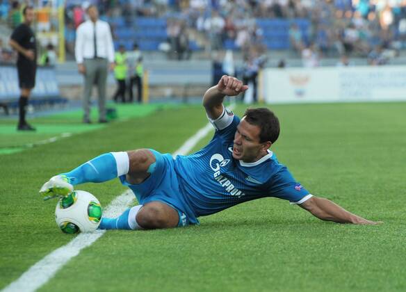 ITAR-TASS: ST PETERSBURG, RUSSIA. AUGUST 7, 2013. Zenit in the second leg of their UEFA Champions League third qualifying round football match against FC FC Nordsjaelland (Denmark) at Petrovsky Stadium. Zenit won the game 5-0.  Aufmacher premiumd RE124A7E