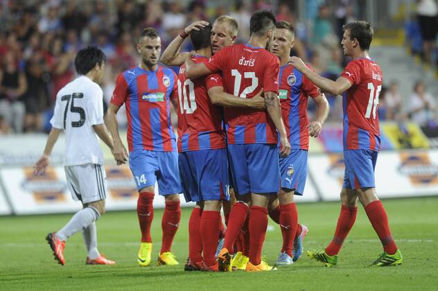 Second leg match of Champions League, 3nd preliminary round, FC Viktoria Plzen vs Nomme Kalju in Pilsen, Czech Republic, August 7, 2013. Players of Plzen are celebrating a goal. (CTKxPhoto PetrxEret) CTKPhotoP201308070851401  ert 2
