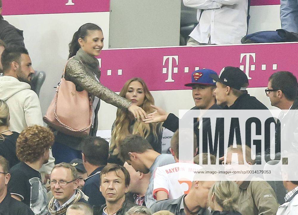 Mario Goetze Fcb 19 Auf Der Ehrentribuene Ehrengaeste Prominenz Promi Vip Ann Kathrin Broemmel Fr