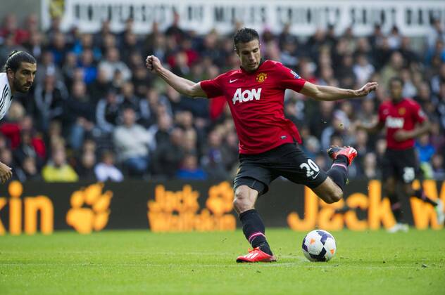 Football - 2013 2014 Premier League - Swansea City vs. Manchester United (ManU), Robin Van Persie, scores HIS 2ND GOAL OF THE MATCH at Liberty Stadium.