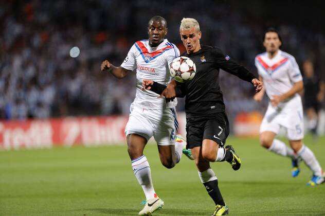 Gueida Fofana (lyon) vs Antoine Griezmann (real sociedad) FOOTBALL : Olympique Lyon vs Real Sociedad San Sebastian - Ligue des champions - 20 08 2013 FredericChambert Panoramic 