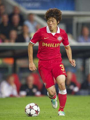 Ji-Sung Park of PSV during the Champions League qualifier match between PSV and AC Milan at Philips stadium on August 20, 2013 in Eindhoven, The Netherlands. PSV v AC Milan Qualifier Champions League 2013 2014 xVIxxIVx 1739782
