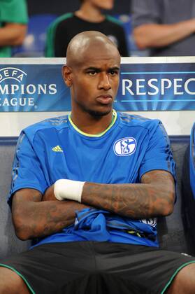 Felipe Santana ( Schalke 04 Portrait ) enttäuscht auf der Ersatzbank. 21.08.2013 --- Fussball --- Champions League --- Schalke 04 vs PAOK Saloniki EP_ttl