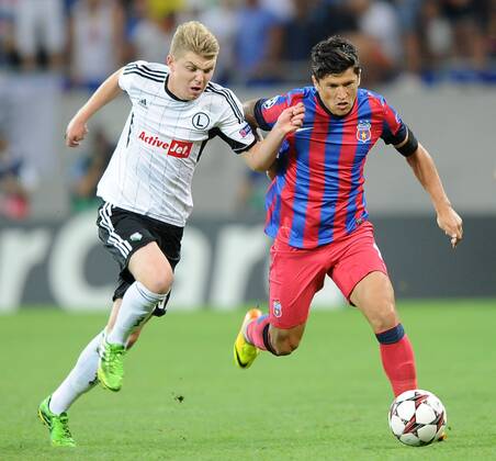 Steaua Bukarest - Legia Warschau - DANIEL LUKASIK CRISTIAN TANASE FOTO LUKASZxLASKOWSKI PRESSFOCUS NEWSPIXPL --- Newspix.pl  20130821LUK014